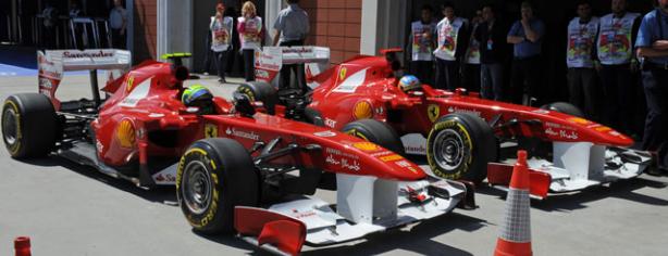 Los Ferrari de Massa y Alonso