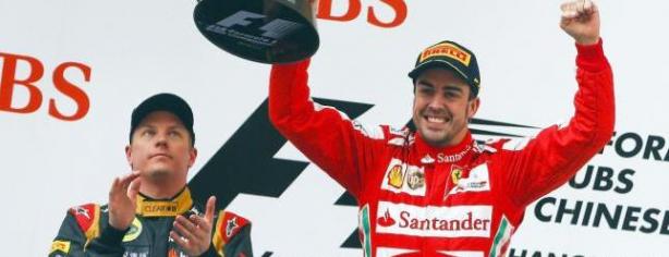 Alonso en el podio del GP de China/ lainformacion.com/ EFE