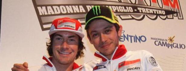 Valentino Rossi y Nicky Hayden/ lainformacion.com/ EFE