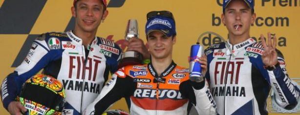 Rossi junto a Lorenzo y Pedrosa en el podio de Jerez 2010
