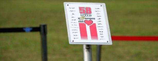 Placa homenaje a Marco Simoncelli en Sepang/ Gresini Racing