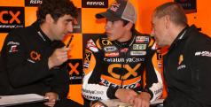 Marc Márquez con su equipo